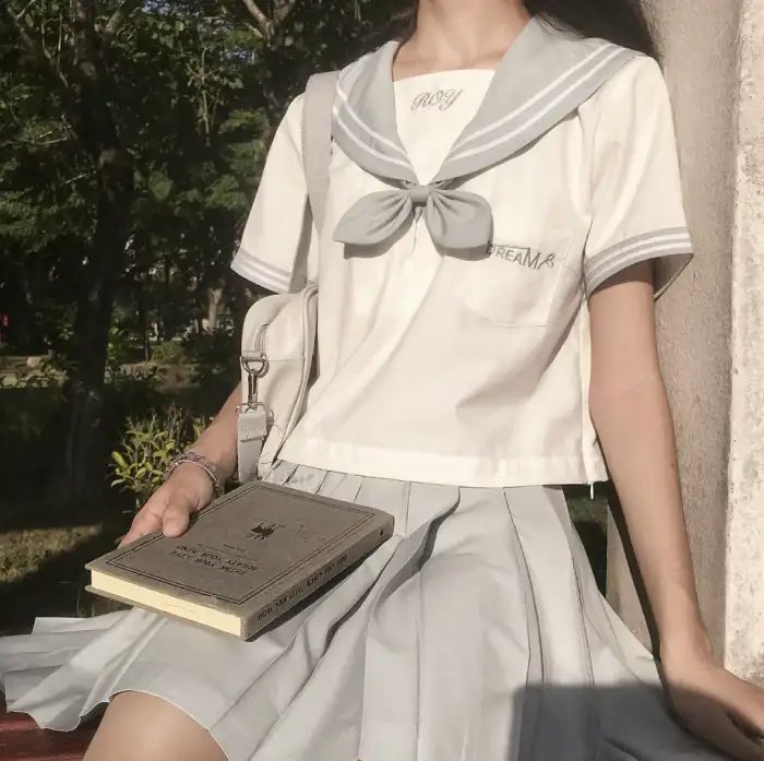 碰碰狐和鲨鱼宝宝：宇宙大冒险